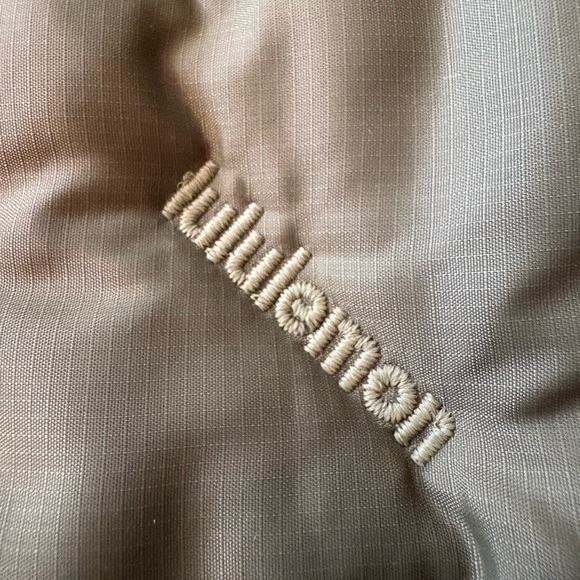 Lululemon extra large tote - Picture 5 of 10